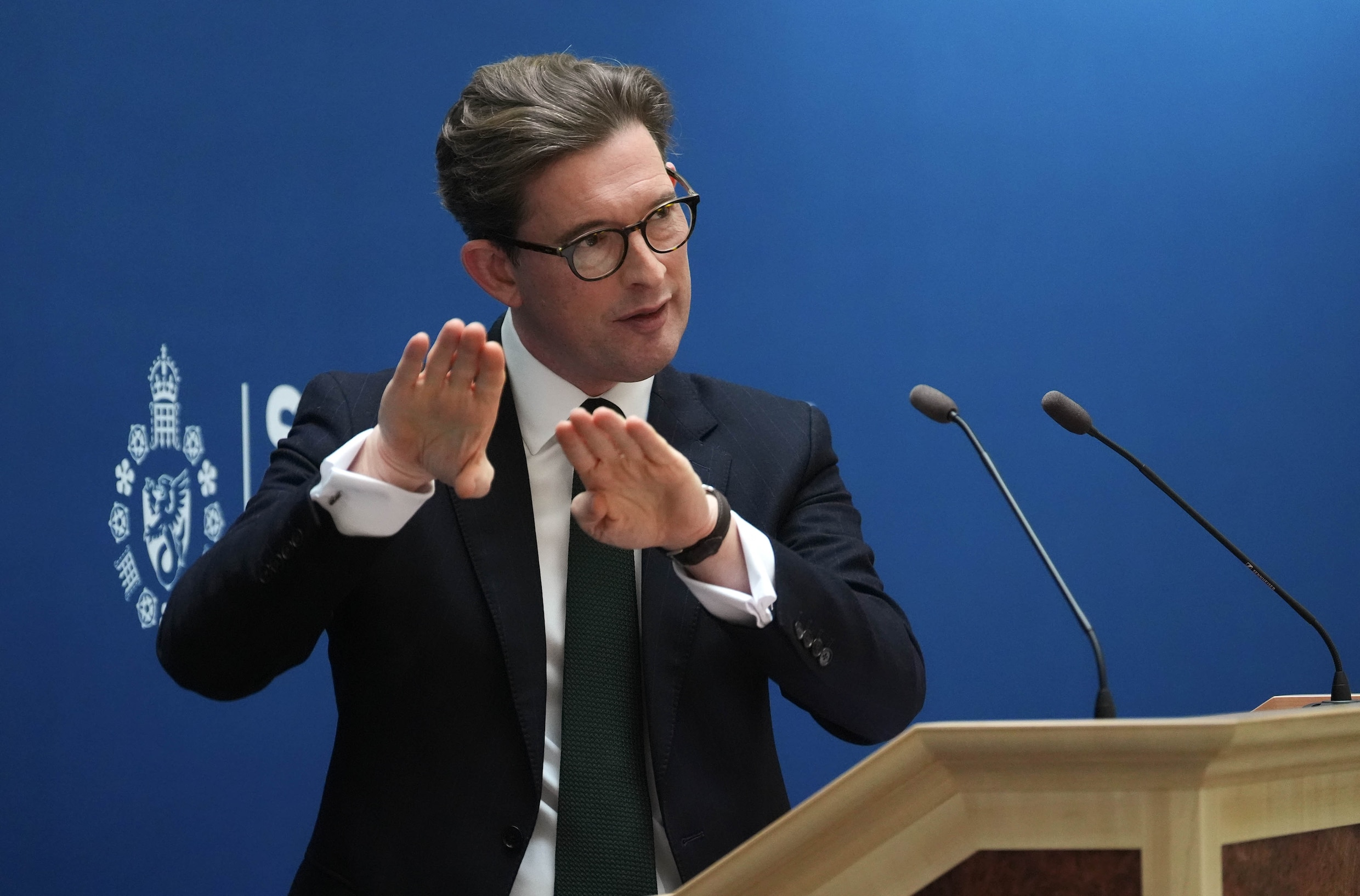 Sir Ken, de baas van de Britse inlichtingendienst MI5