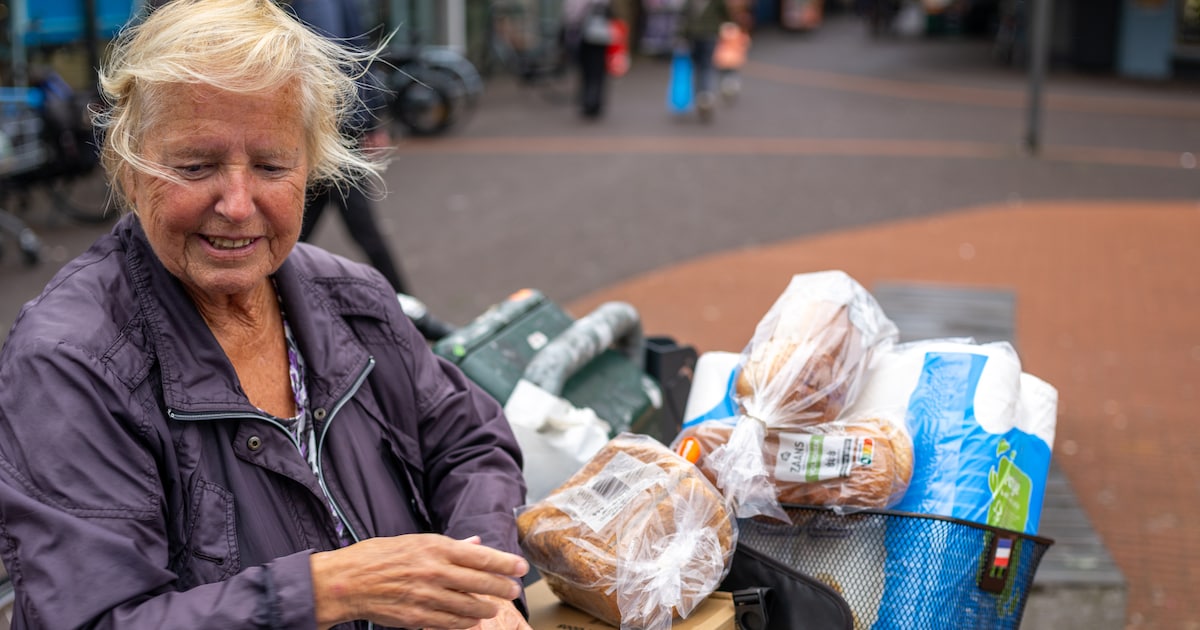 Bij Albert Heijn in Nieuwegein lijkt het alsof de vakkenvuller zich heeft verslapen: ‘Griezelig, een