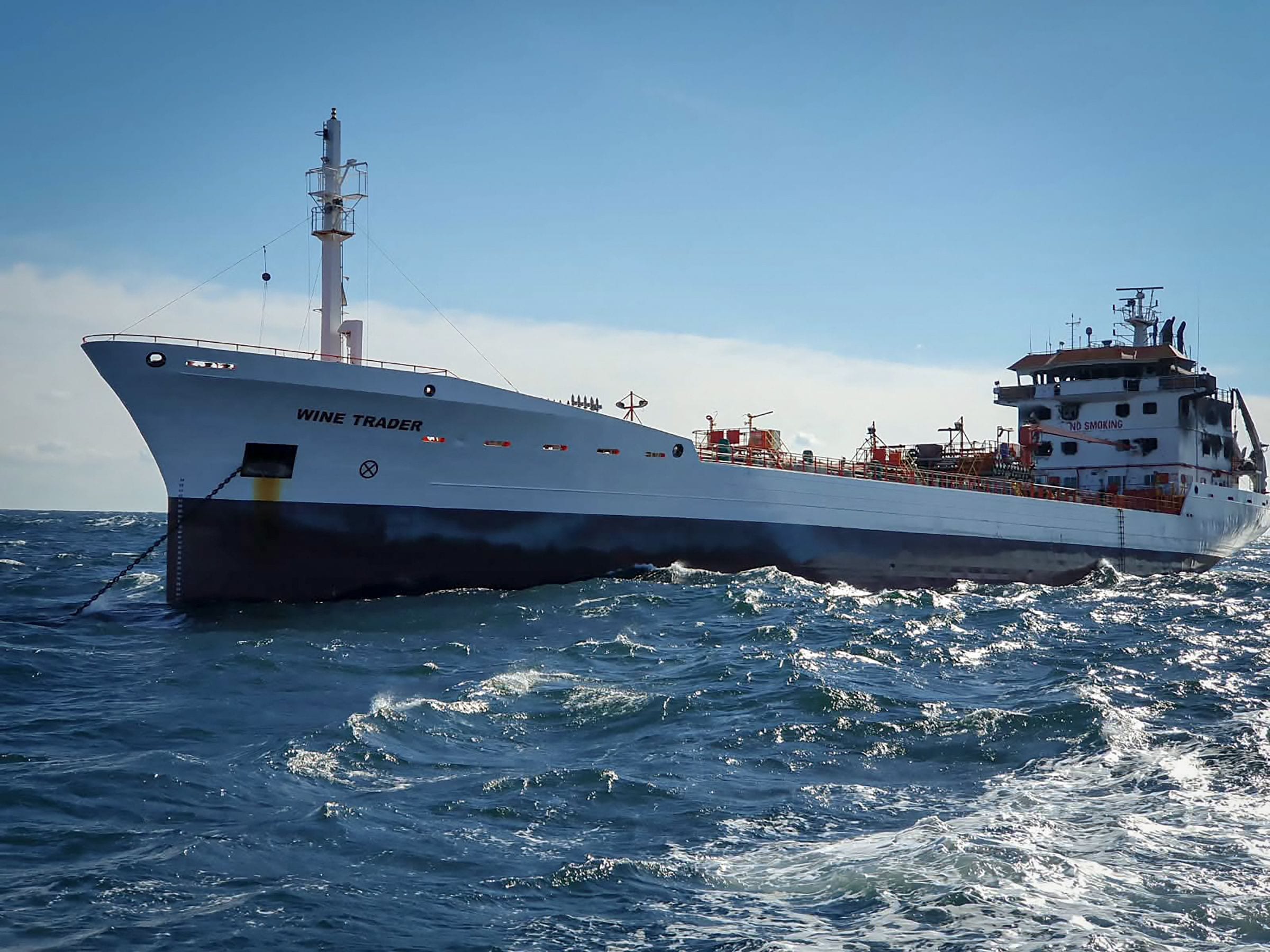 Het schip ‘Wine Trader’ dat deze week werd aangevallen voor de kust van Roemenië.