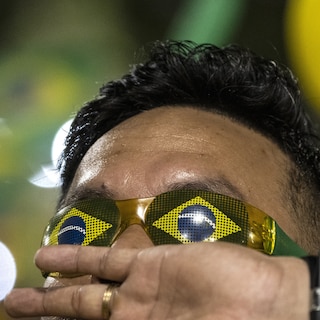 Verdeeld Brazilië gaat zondag naar de stembus: ‘Wat de een als een groot gevaar ziet, is voor de ander een kans’