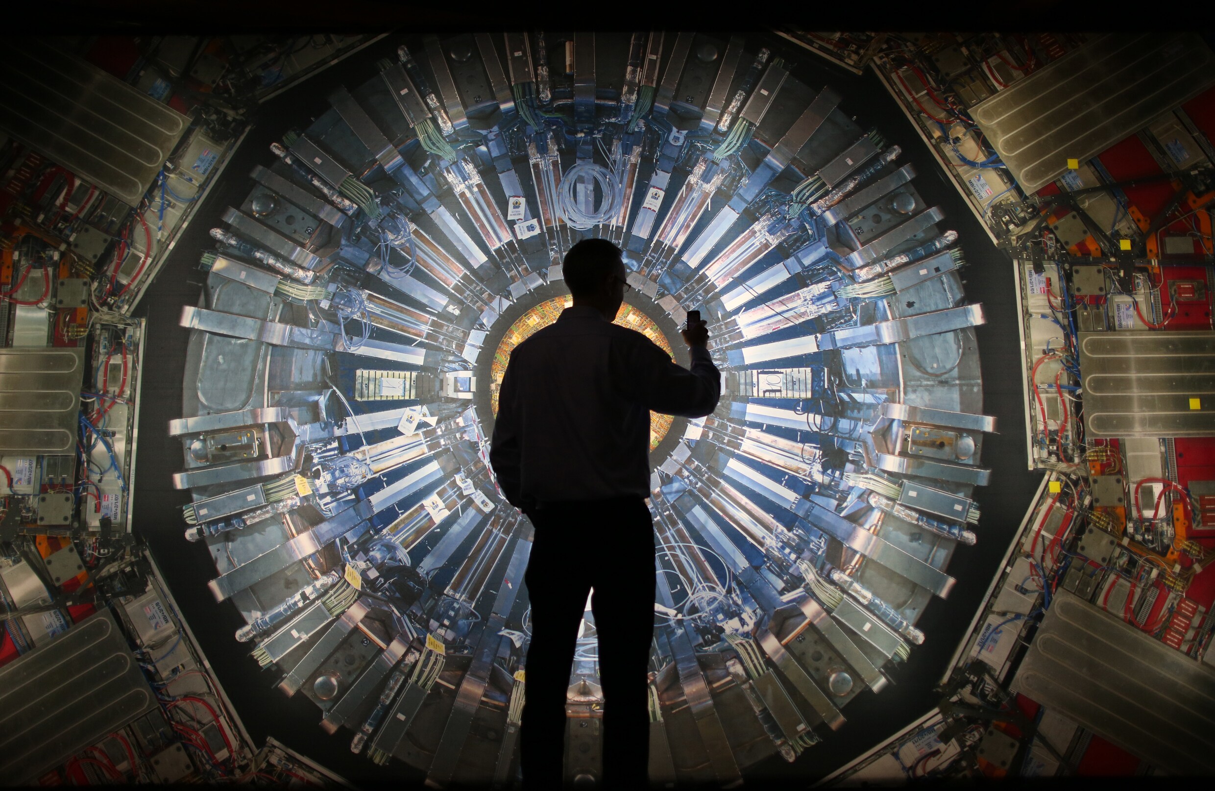 LHC-deeltjesversneller na twee jaar weer opgestart