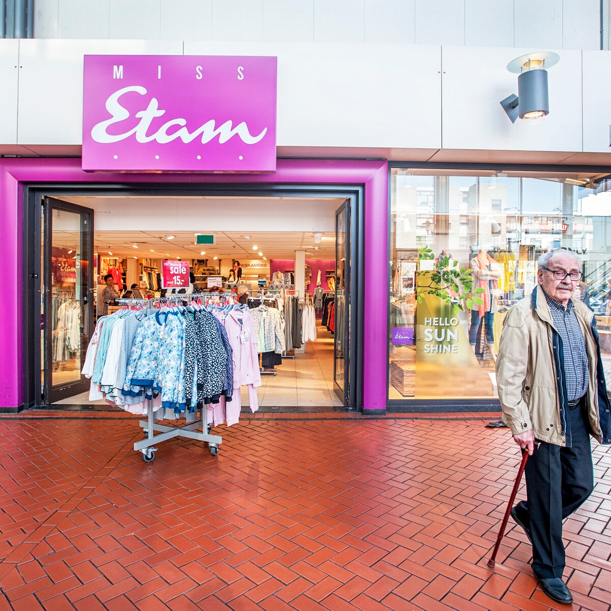 Miss Etam kreeg doodsteek van nieuwe eigenaar sluisde winsten door naar apart bedrijf de Volkskrant