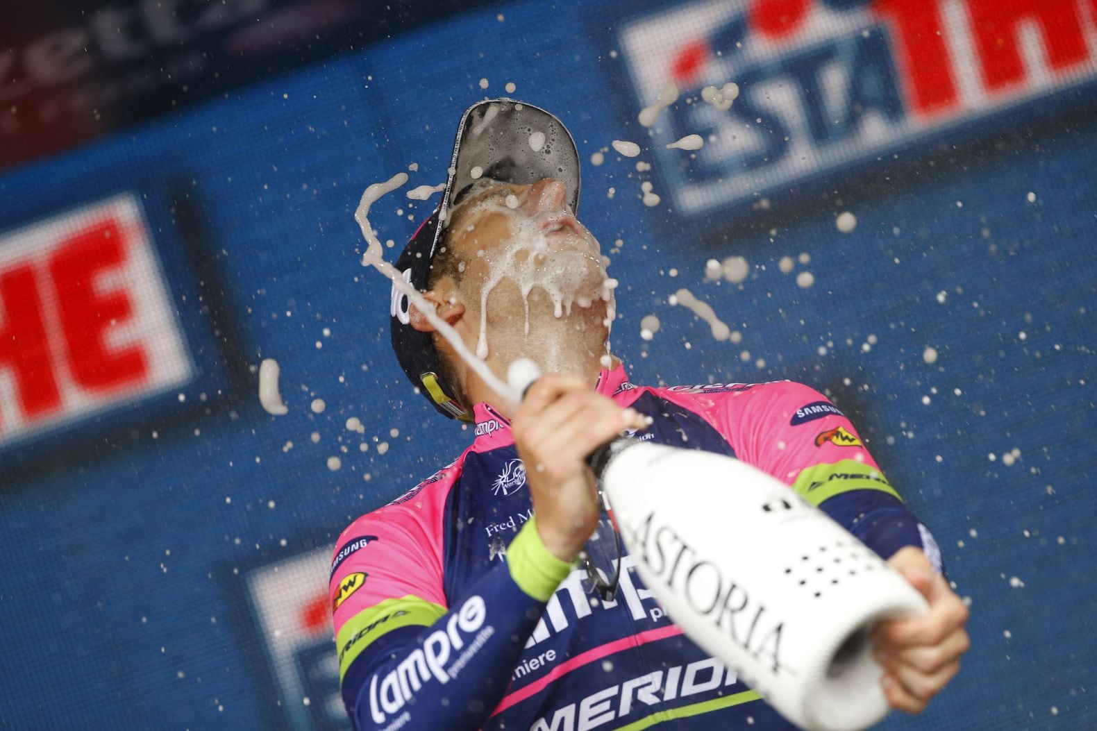 Modolo wint nipt, Contador is roze trui kwijt