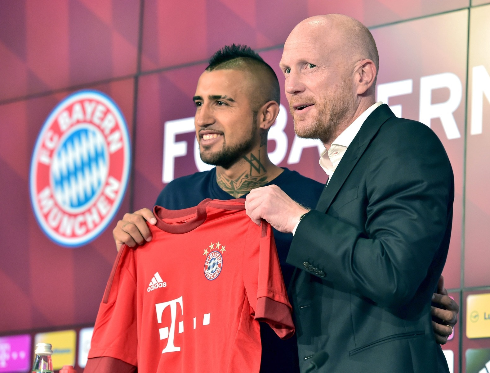 Vidal gepresenteerd bij Bayern München