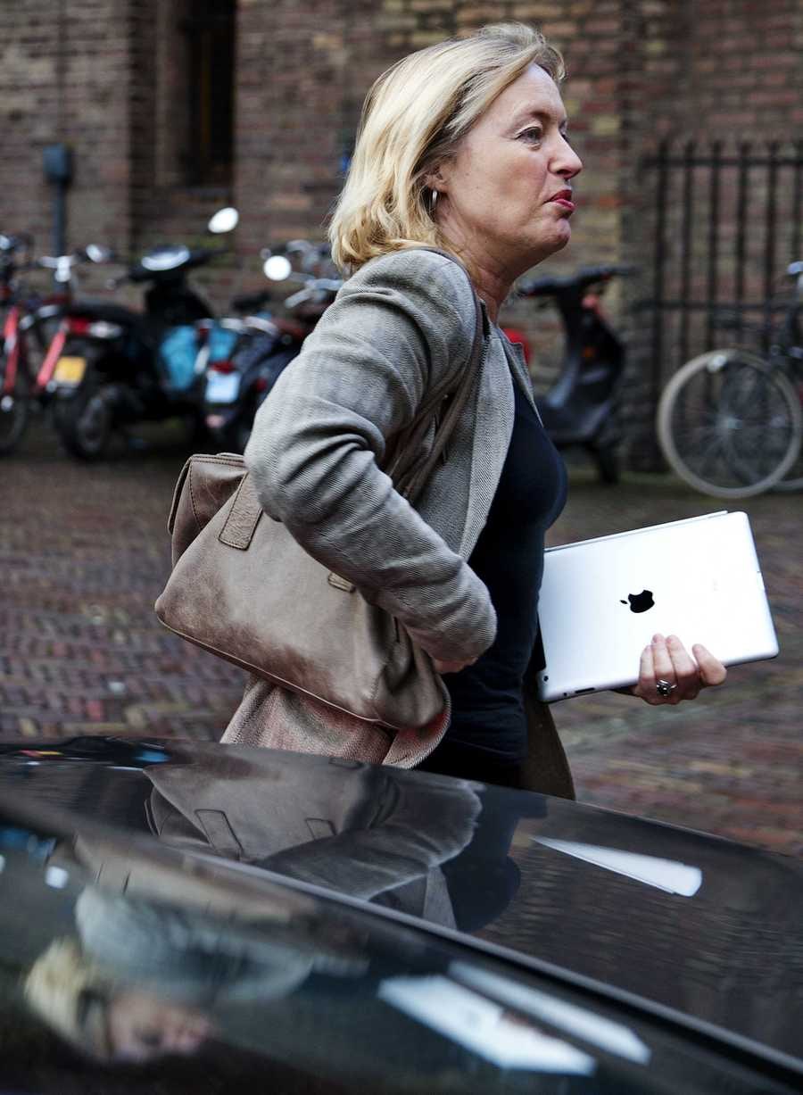 Bussemaker bij COC-opening Olympische Spelen | de Volkskrant