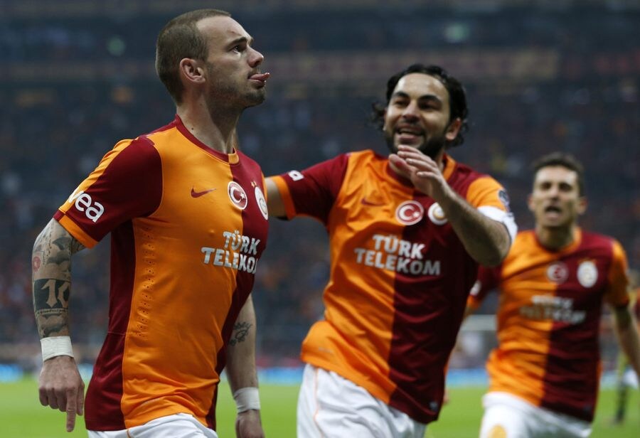 Sneijder gidst Galatasaray naar bekerfinale