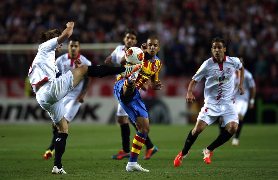 Sevilla met één been in de finale na Spaanse clash