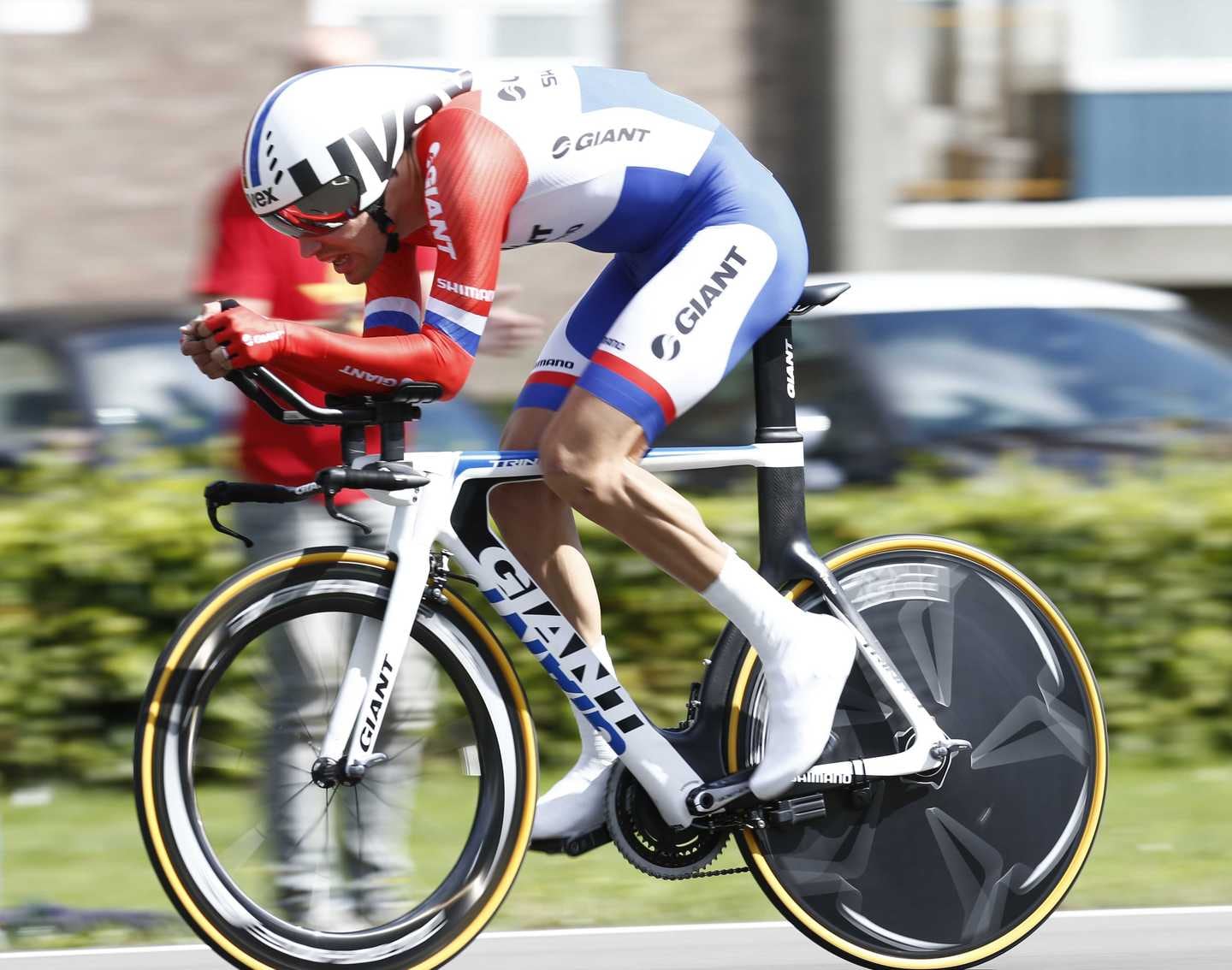 Dumoulin wint tijdrit, Boom pakt leiding | de Volkskrant