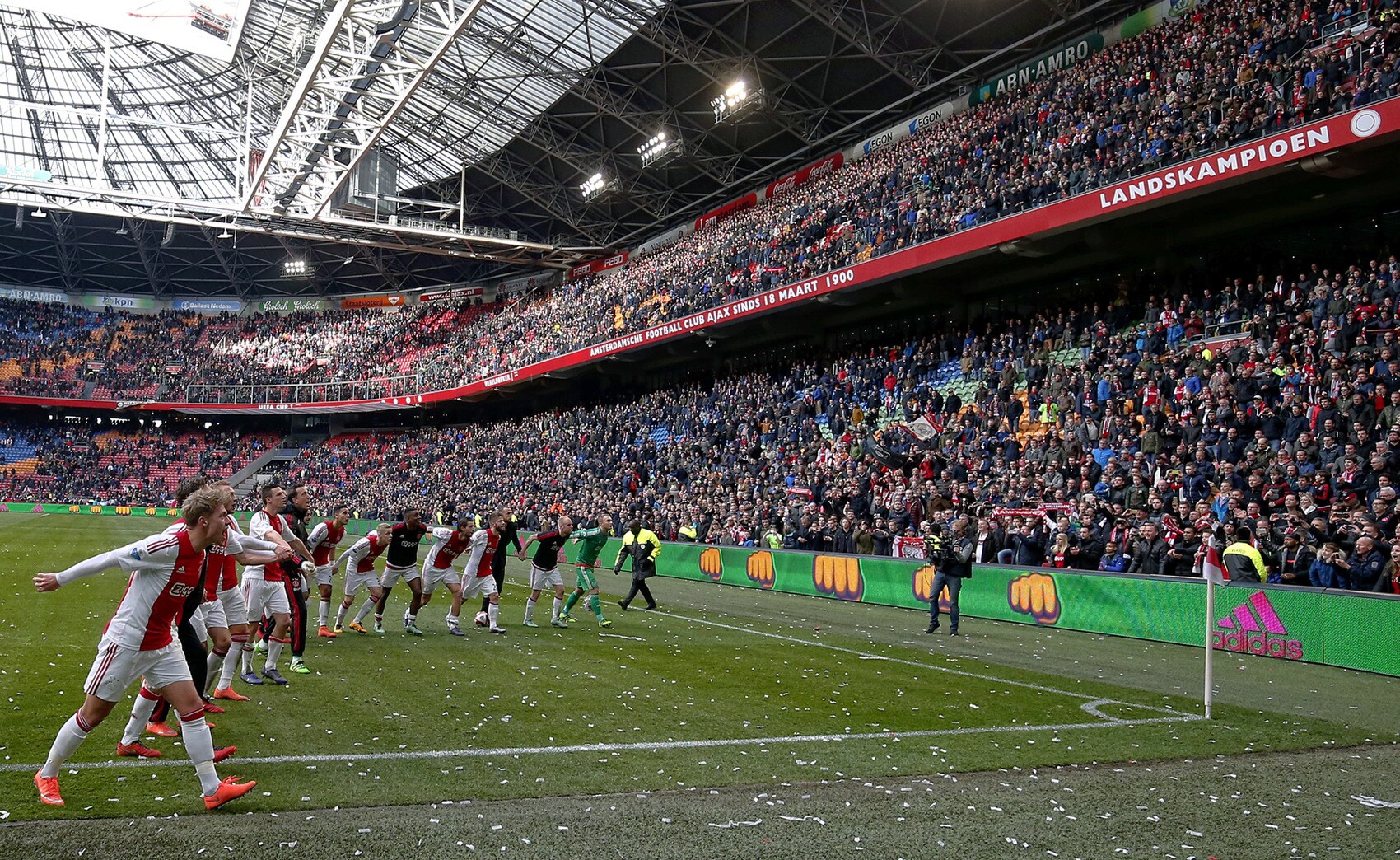 Stadionverbod voor twintig Ajax-supporters