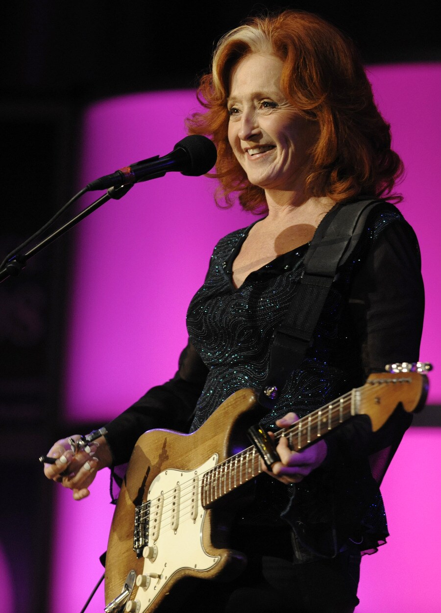 Na zeven jaar weer een album van Bonnie Raitt | de Volkskrant