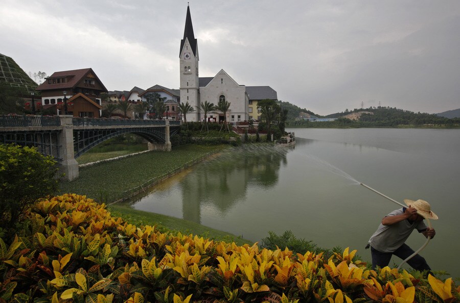 Gekloond Oostenrijks dorp officieel geopend in China