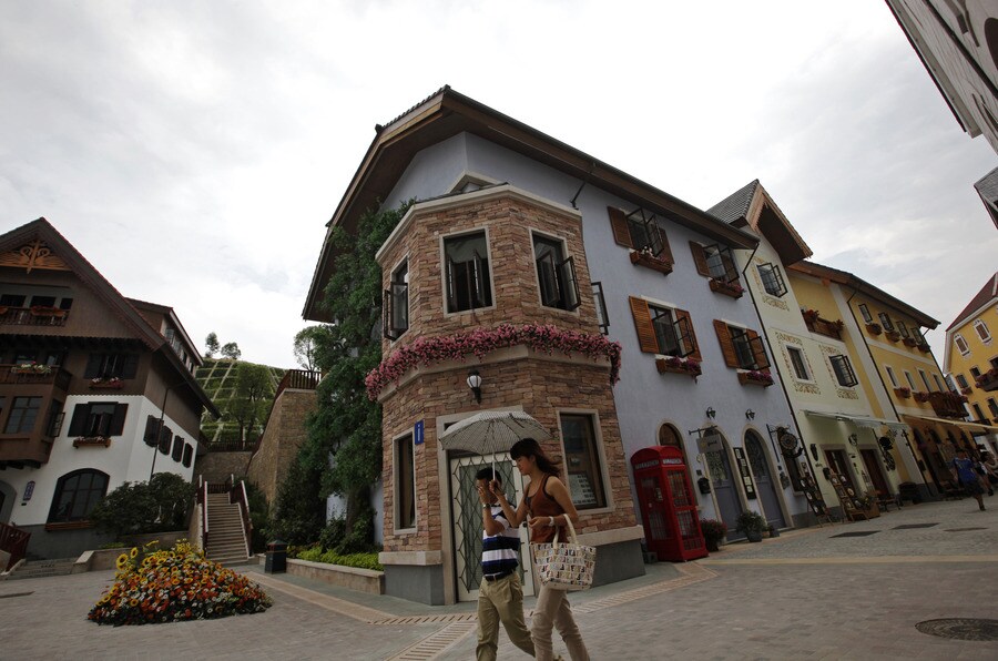 Gekloond Oostenrijks dorp officieel geopend in China
